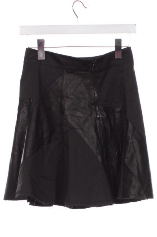 Kožená sukně  Alice + Olivia, Velikost S, Barva Černá, Cena  2 229,00 Kč