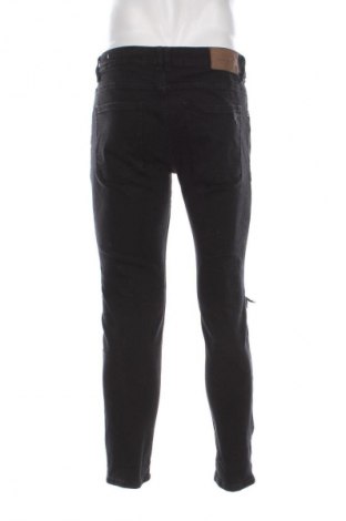 Pánské džíny  Bershka, Velikost M, Barva Černá, Cena  939,00 Kč