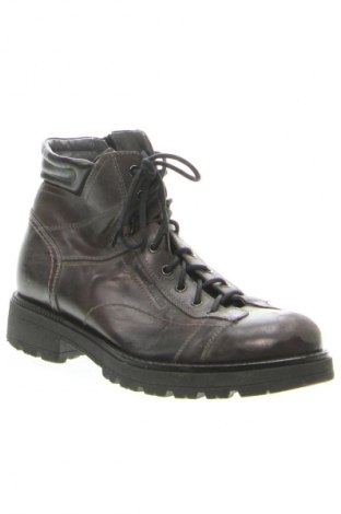 Férfi cipők
 Nero Giardini, Méret 44, Szín Szürke, Ár 12 919 Ft