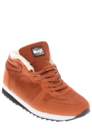 Férfi cipők
 Unbranded, Méret 40, Szín Narancssárga
, Ár 19 279 Ft