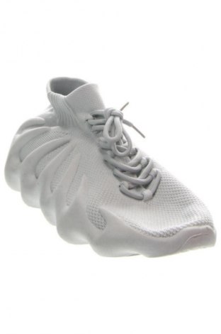 Încălțăminte bărbătească Adidas YEEZY, Mărime 44, Culoare Gri, Preț 975,00 Lei