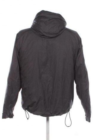 Geacă de bărbati Nike, Mărime M, Culoare Gri, Preț 315,79 Lei