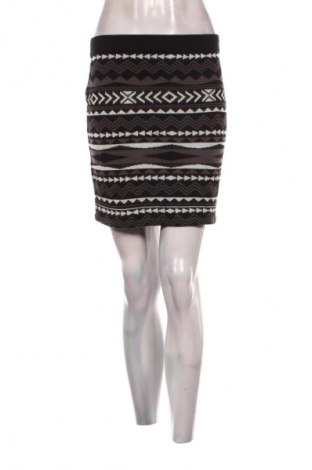 Пола Amisu, Размер M, Цвят Многоцветен, Цена 8,99 лв.