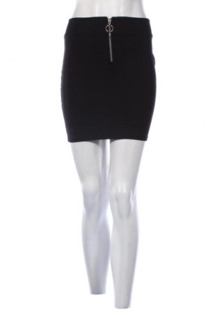 Spódnica Bershka, Rozmiar S, Kolor Czarny, Cena 34,48 zł