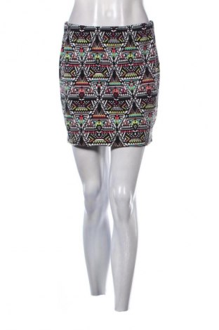 Пола Fb Sister, Размер M, Цвят Многоцветен, Цена 19,14 лв.