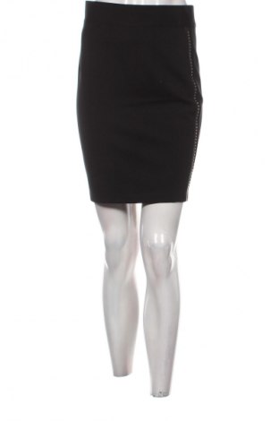 Sukně Guess, Velikost M, Barva Černá, Cena  784,00 Kč