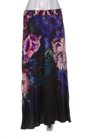 Пола Medicine, Размер M, Цвят Многоцветен, Цена 42,94 лв.