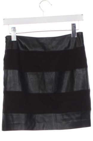 Spódnica ONLY, Rozmiar XS, Kolor Czarny, Cena 120,14 zł