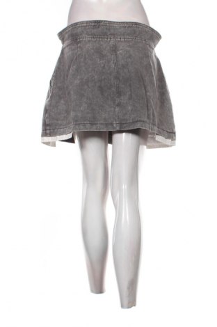 Szoknya Pretty Little Thing, Méret L, Szín Szürke, Ár 6 619 Ft