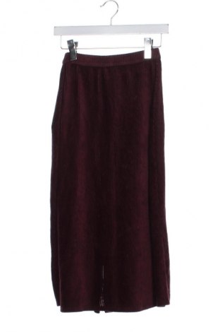 Spódnica Pull&Bear, Rozmiar XS, Kolor Fioletowy, Cena 53,93 zł