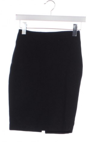 Пола Reserved, Размер XS, Цвят Черен, Цена 12,99 лв.