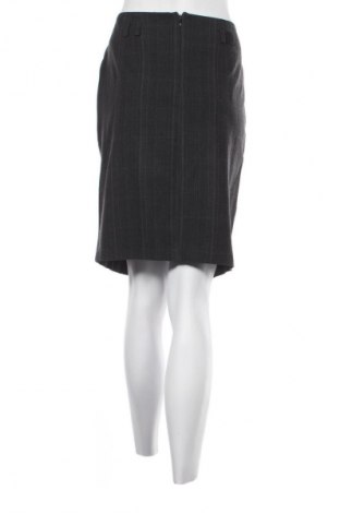 Пола Santana, Размер M, Цвят Многоцветен, Цена 19,00 лв.