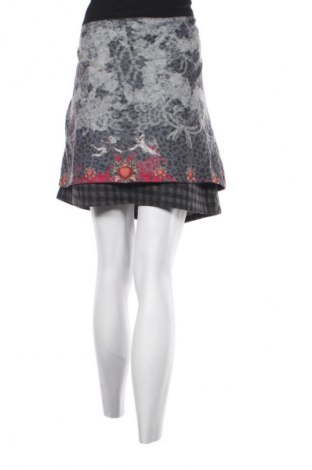 Пола Smash, Размер L, Цвят Многоцветен, Цена 17,99 лв.