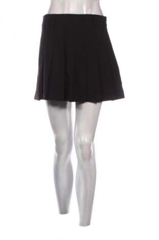 Пола Stradivarius, Размер M, Цвят Черен, Цена 19,00 лв.