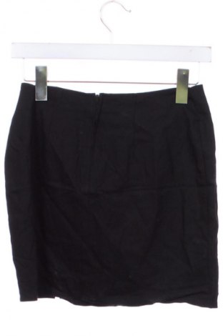 Пола Unbranded, Размер S, Цвят Черен, Цена 13,99 лв.