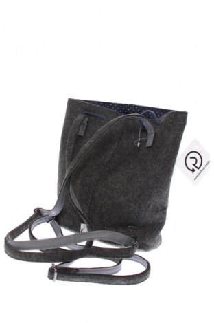 Batoh 
 Unbranded, Farba Sivá, Cena  22,95 €