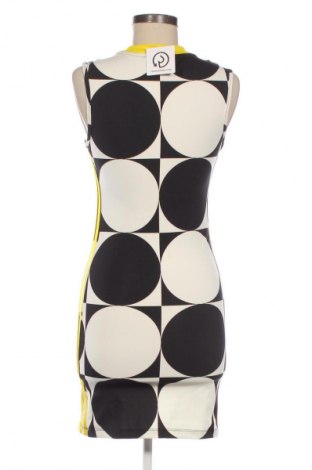 Kleid Adidas Originals, Größe XXS, Farbe Mehrfarbig, Preis 28,13 €