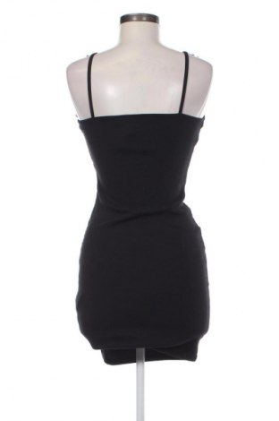 Ruha Amisu, Méret M, Szín Fekete, Ár 4 809 Ft