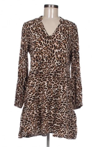 Рокля Amisu, Размер M, Цвят Многоцветен, Цена 29,33 лв.