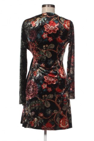 Рокля Amisu, Размер M, Цвят Многоцветен, Цена 14,99 лв.