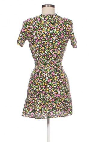 Рокля Bershka, Размер XS, Цвят Многоцветен, Цена 46,00 лв.
