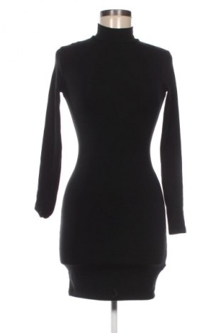 Šaty  Bershka, Veľkosť M, Farba Čierna, Cena  14,83 €