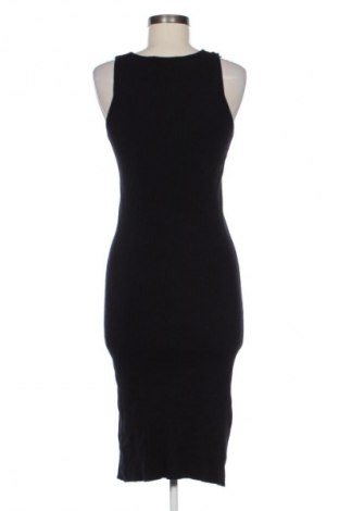 Рокля Bershka, Размер L, Цвят Черен, Цена 17,99 лв.