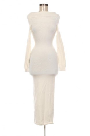 Рокля Bershka, Размер M, Цвят Бял, Цена 21,99 лв.