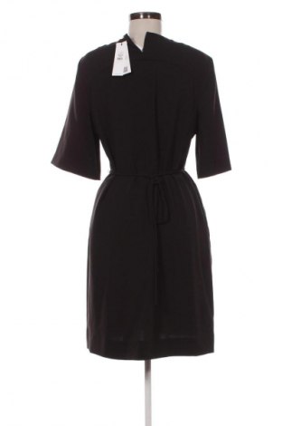 Рокля Calvin Klein, Размер M, Цвят Черен, Цена 299,99 лв.
