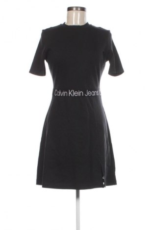 Рокля Calvin Klein Jeans, Размер M, Цвят Черен, Цена 157,99 лв.