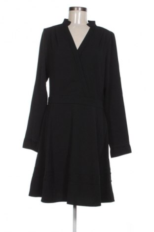 Рокля Chattawak, Размер L, Цвят Черен, Цена 140,00 лв.