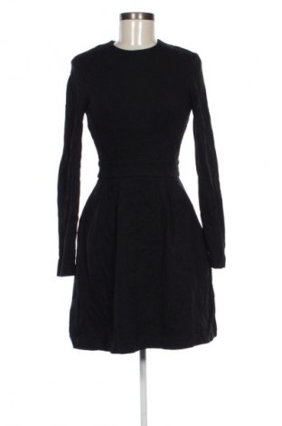 Sukienka Cue, Rozmiar M, Kolor Czarny, Cena 185,99 zł