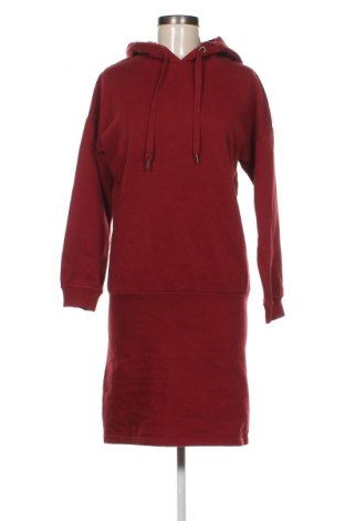 Ruha DEF, Méret S, Szín Piros, Ár 5 829 Ft