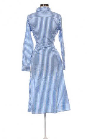 Рокля Delmao, Размер M, Цвят Многоцветен, Цена 87,99 лв.