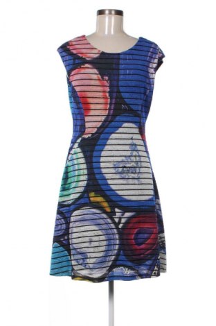 Рокля Desigual, Размер L, Цвят Многоцветен, Цена 82,11 лв.