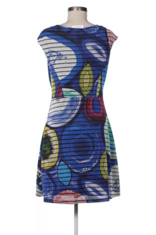Рокля Desigual, Размер L, Цвят Многоцветен, Цена 82,11 лв.