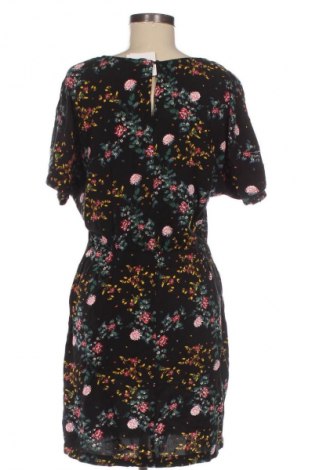 Рокля Eksept, Размер M, Цвят Многоцветен, Цена 48,88 лв.