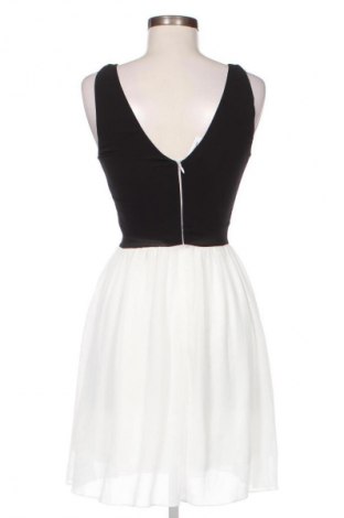 Šaty  Even&Odd, Velikost M, Barva Vícebarevné, Cena  249,00 Kč