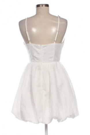 Рокля Fashion nova, Размер S, Цвят Бял, Цена 23,99 лв.