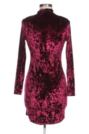 Рокля Gina Tricot, Размер S, Цвят Червен, Цена 30,60 лв.