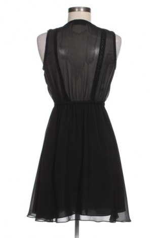 Sukienka Guess, Rozmiar S, Kolor Czarny, Cena 220,69 zł