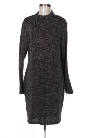 Рокля H&M, Размер XL, Цвят Многоцветен, Цена 17,99 лв.