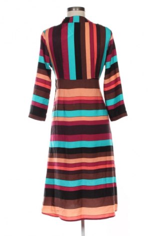 Рокля H&M, Размер M, Цвят Многоцветен, Цена 29,00 лв.