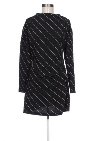 Рокля H&M, Размер M, Цвят Многоцветен, Цена 37,99 лв.