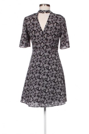 Рокля H&M, Размер S, Цвят Многоцветен, Цена 29,33 лв.