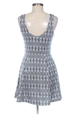 Рокля H&M, Размер M, Цвят Многоцветен, Цена 18,99 лв.