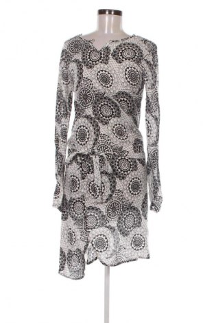 Рокля H&M Divided, Размер S, Цвят Многоцветен, Цена 18,99 лв.