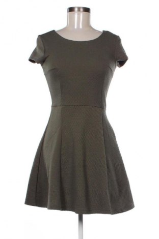 Рокля H&M Divided, Размер S, Цвят Зелен, Цена 28,88 лв.