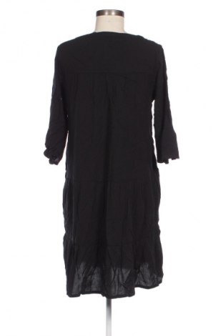Ruha Haily`s, Méret M, Szín Fekete, Ár 22 229 Ft