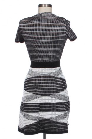 Šaty  Hugo Boss, Velikost S, Barva Vícebarevné, Cena  2 595,00 Kč